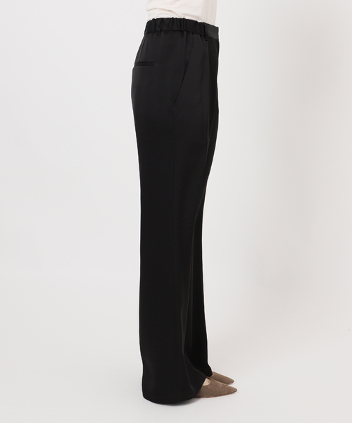 Noble(ノーブル)の「《セットアップ対応》ルナサテンナローフレアタックパンツ(スラックス・レディース・ベージュ/ブラック/ライトグレー・40/38/36)」の15枚目の写真