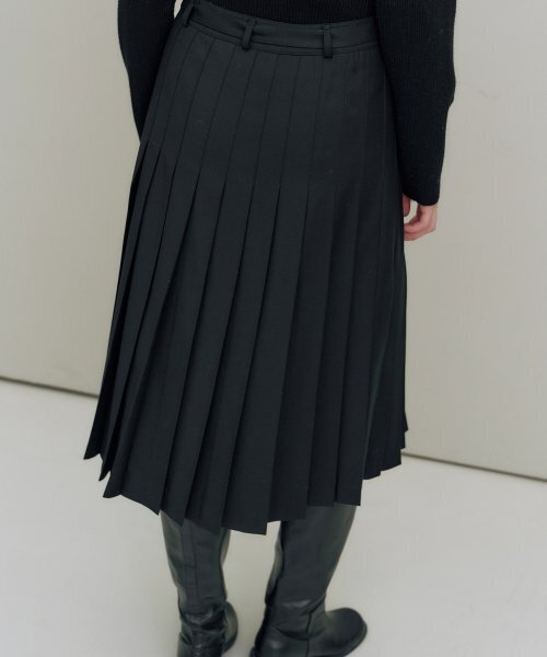 LENUEE（ルヌイ）の「Belted wool pleated skirt - Black（スカート・レディース・その他・MEDIUM/SMALL）」の2枚目の写真