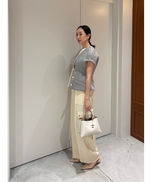 ESTNATION(エストネーション)の「ESSENCEOFLUXURY / カードボード ジャケット(ノーカラージャケット・レディース・グレー/ブラック・38/36)」の15枚目の写真