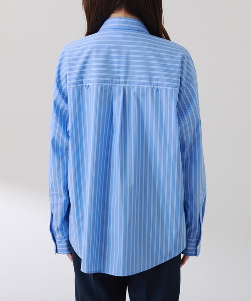 COLLAGE GALLARDAGALANTE(コラージュガリャルダガランテ)の「アレンジオーバーシャツ(シャツ/ブラウス・レディース・ホワイト/ネイビー/サックスブルー・FREE)」の4枚目の写真