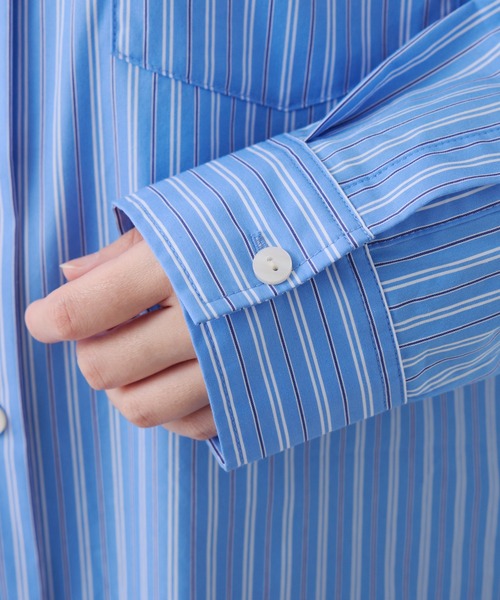 COLLAGE GALLARDAGALANTE(コラージュガリャルダガランテ)の「アレンジオーバーシャツ(シャツ/ブラウス・レディース・ホワイト/ネイビー/サックスブルー・FREE)」の8枚目の写真