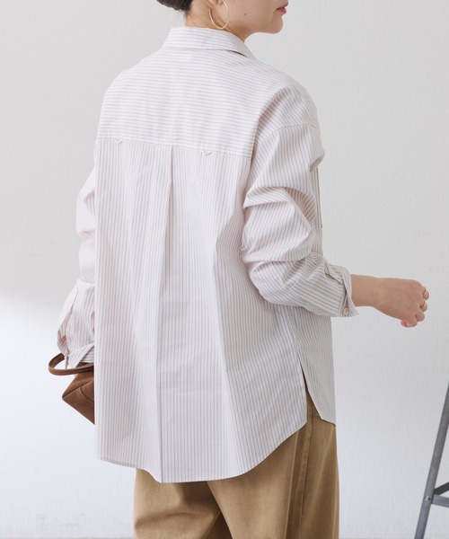 COLLAGE GALLARDAGALANTE(コラージュガリャルダガランテ)の「アレンジオーバーシャツ(シャツ/ブラウス・レディース・ホワイト/ネイビー/サックスブルー・FREE)」の22枚目の写真