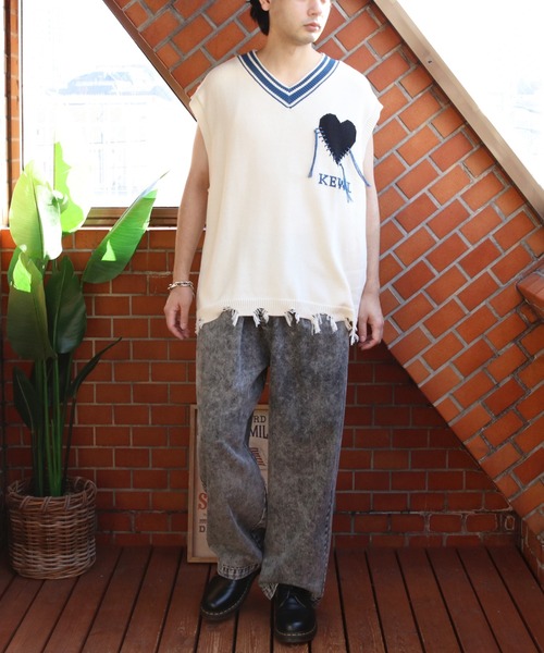 ８(eight)（エイト）の「裾ダメージハートロゴニットベスト（ベスト・メンズ・ブラック/ホワイト・MEDIUM/LARGE）」の11枚目の写真