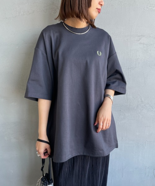 FRED PERRY（フレッドペリー）の「【WEB先行予約】[FRED PERRY/フレッドペリー] 別注 ワンポイントロゴ刺繍 ポンチドローコードTシャツ（Tシャツ/カットソー・レディース・ホワイト/オートミール/チャコールグレー/ブラック・L/M/S）」の15枚目の写真