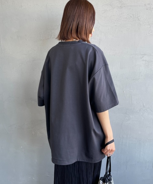 FRED PERRY（フレッドペリー）の「【WEB先行予約】[FRED PERRY/フレッドペリー] 別注 ワンポイントロゴ刺繍 ポンチドローコードTシャツ（Tシャツ/カットソー・レディース・ホワイト/オートミール/チャコールグレー/ブラック・L/M/S）」の17枚目の写真