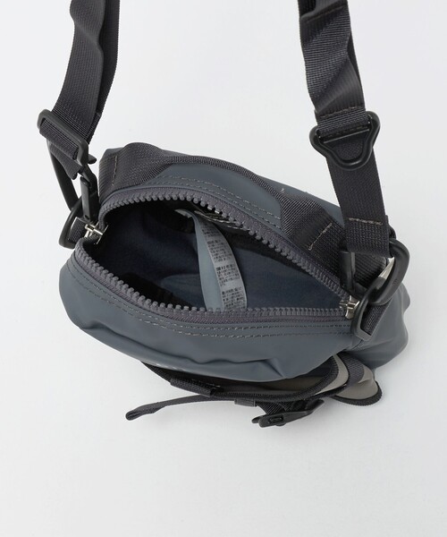 CIE（シー）の「＜CIE＞GRID3 ボトル ミニ ショルダーバッグ（ショルダーバッグ・メンズ・ブラック/ダークグレー・FREE）」の21枚目の写真