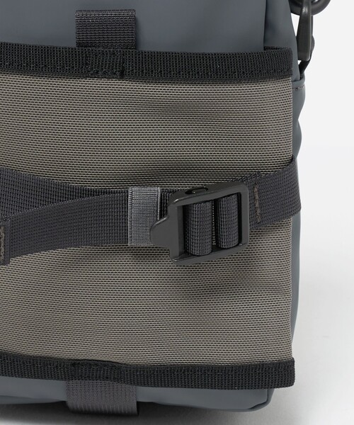 CIE（シー）の「＜CIE＞GRID3 ボトル ミニ ショルダーバッグ（ショルダーバッグ・メンズ・ブラック/ダークグレー・FREE）」の17枚目の写真