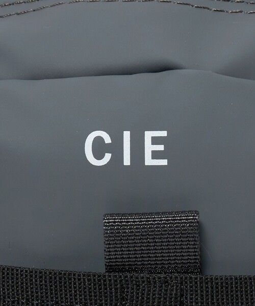 CIE（シー）の「＜CIE＞GRID3 ボトル ミニ ショルダーバッグ（ショルダーバッグ・メンズ・ブラック/ダークグレー・FREE）」の8枚目の写真