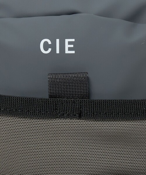 CIE（シー）の「＜CIE＞GRID3 ボトル ミニ ショルダーバッグ（ショルダーバッグ・メンズ・ブラック/ダークグレー・FREE）」の9枚目の写真