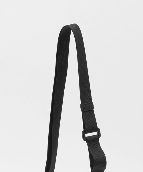 CIE（シー）の「＜CIE＞GRID3 ボトル ミニ ショルダーバッグ（ショルダーバッグ・メンズ・ブラック/ダークグレー・FREE）」の11枚目の写真