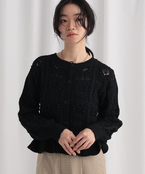 mysty woman(ミスティウーマン)の「スカシ編み柄カーディガン 643859(カーディガン/ボレロ・レディース・イエロー/アイボリー/ブラック・FREE)」の12枚目の写真