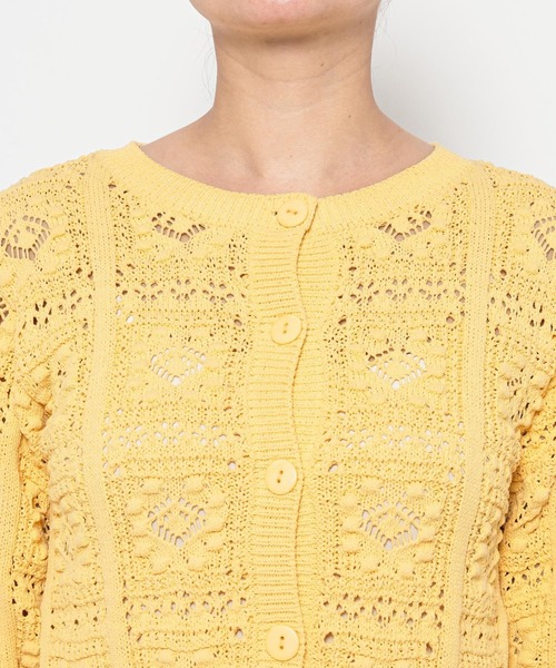 mysty woman(ミスティウーマン)の「スカシ編み柄カーディガン 643859(カーディガン/ボレロ・レディース・イエロー/アイボリー/ブラック・FREE)」の20枚目の写真