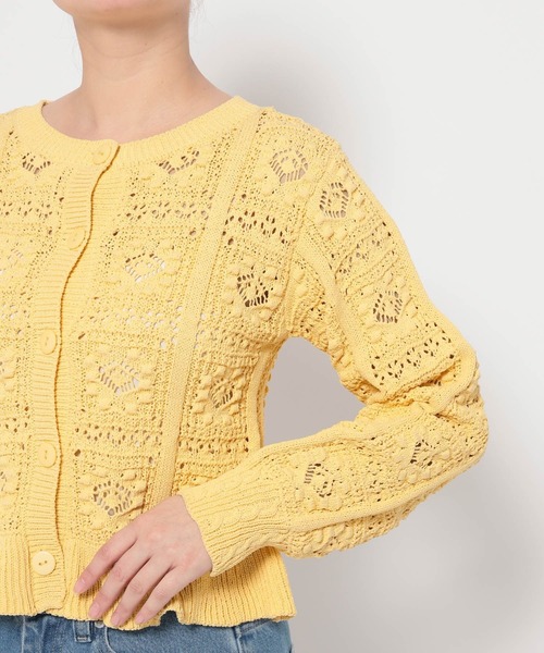 mysty woman(ミスティウーマン)の「スカシ編み柄カーディガン 643859(カーディガン/ボレロ・レディース・イエロー/アイボリー/ブラック・FREE)」の21枚目の写真
