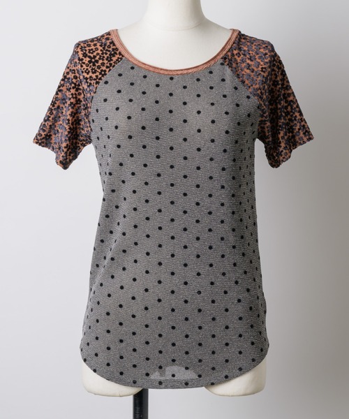 musubore（ムスボレ）の「dot & flower raglan tee / ドット＆フラワーラグランT（Tシャツ/カットソー・レディース・ブラック/オレンジ/グリーン・FREE）」の3枚目の写真