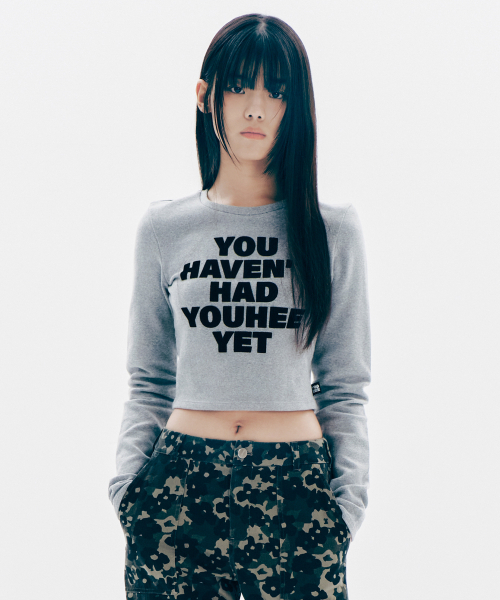 YOUHEE(ユヒ)の「YOUHEE LETTERING LONG SLEEVE WHITE(Tシャツ/カットソー・レディース・その他・FREE)」の2枚目の写真