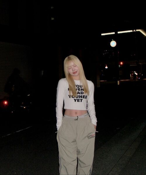 YOUHEE(ユヒ)の「YOUHEE LETTERING LONG SLEEVE WHITE(Tシャツ/カットソー・レディース・その他・FREE)」の8枚目の写真