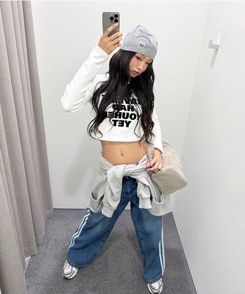 YOUHEE(ユヒ)の「YOUHEE LETTERING LONG SLEEVE WHITE(Tシャツ/カットソー・レディース・その他・FREE)」の10枚目の写真