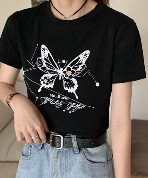SHEPP(シープ)の「【26年春夏新作】バタフライプリントクロップド半袖T(Tシャツ/カットソー・レディース・ブラック/ホワイト/ブルー・L/M)」の1枚目の写真