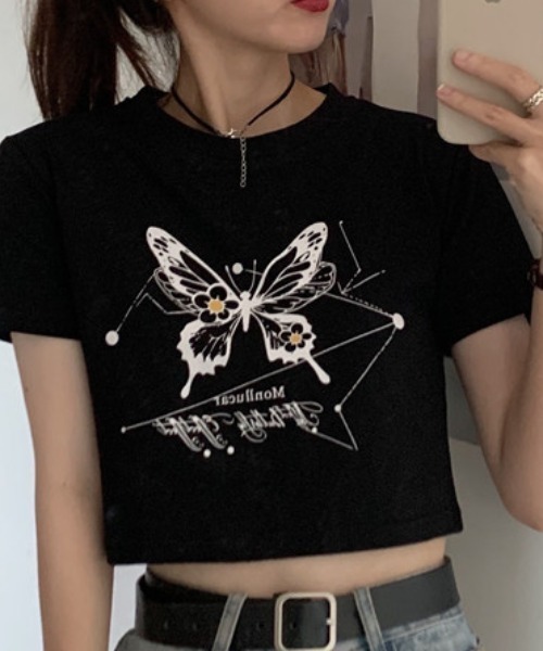 SHEPP(シープ)の「【26年春夏新作】バタフライプリントクロップド半袖T(Tシャツ/カットソー・レディース・ブラック/ホワイト/ブルー・L/M)」の7枚目の写真