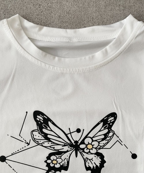 SHEPP(シープ)の「【26年春夏新作】バタフライプリントクロップド半袖T(Tシャツ/カットソー・レディース・ブラック/ホワイト/ブルー・L/M)」の16枚目の写真