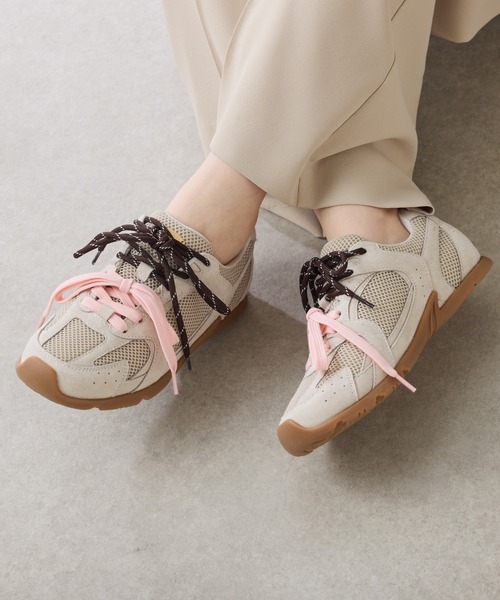 MOHI（モヒ）の「PAPILLONNER×MOHI/別注スニーカー（スニーカー・レディース・サンドベージュ・37/36/38）」の2枚目の写真