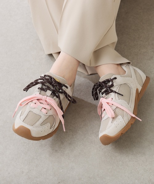 MOHI（モヒ）の「PAPILLONNER×MOHI/別注スニーカー（スニーカー・レディース・サンドベージュ・37/36/38）」の3枚目の写真