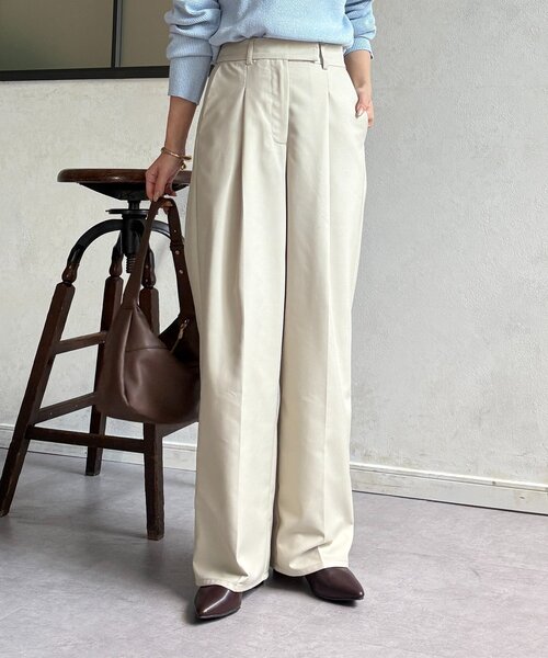 Thevon(ゼボン)の「センタープレスストレートスラックス(スラックス・レディース・チャコールグレー/ベージュ・M/S)」の1枚目の写真
