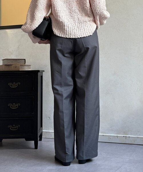 Thevon(ゼボン)の「センタープレスストレートスラックス(スラックス・レディース・チャコールグレー/ベージュ・M/S)」の5枚目の写真