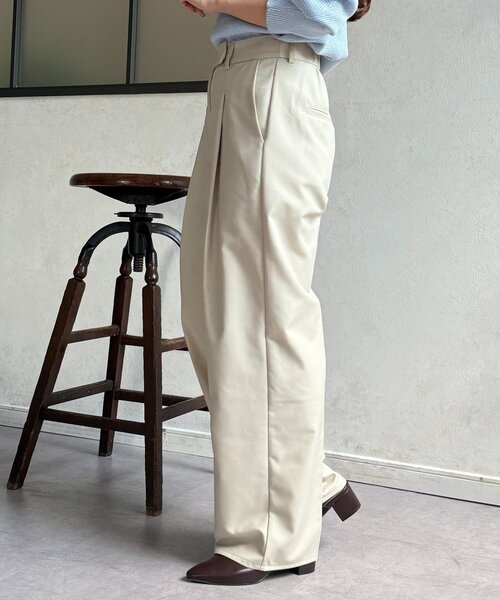 Thevon(ゼボン)の「センタープレスストレートスラックス(スラックス・レディース・チャコールグレー/ベージュ・M/S)」の18枚目の写真