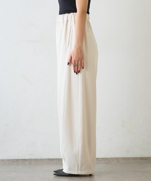 Jena espace merveilleux(ジェナ エスパスメルヴェイユ)の「【美シルエット】カーブラインイージーパンツ(その他パンツ・レディース・アイボリー/グレー・FREE)」の14枚目の写真
