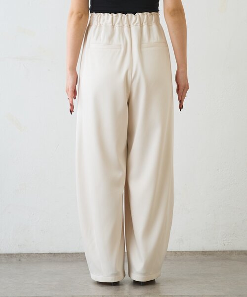 Jena espace merveilleux(ジェナ エスパスメルヴェイユ)の「【美シルエット】カーブラインイージーパンツ(その他パンツ・レディース・アイボリー/グレー・FREE)」の15枚目の写真