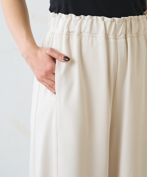 Jena espace merveilleux(ジェナ エスパスメルヴェイユ)の「【美シルエット】カーブラインイージーパンツ(その他パンツ・レディース・アイボリー/グレー・FREE)」の18枚目の写真