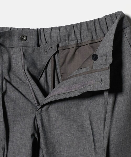 UNITED ARROWS(ユナイテッドアローズ)の「TR バックシャーリング 1プリーツ イージー スラックス ストレッチ 接触冷感(スラックス・メンズ・ネイビー/グレー系・XL/M/L/S)」の5枚目の写真