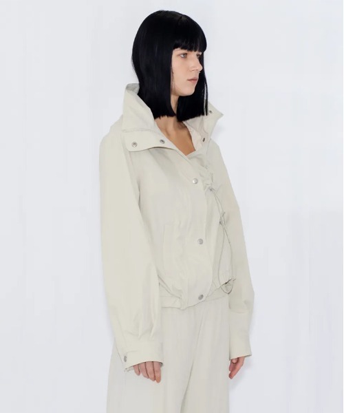 VIAVANDA(ヴィアヴァンダ)の「DRAWSTRING TRACK JACKET(その他アウター・レディース・チャコール/アイボリー・FREE)」の17枚目の写真