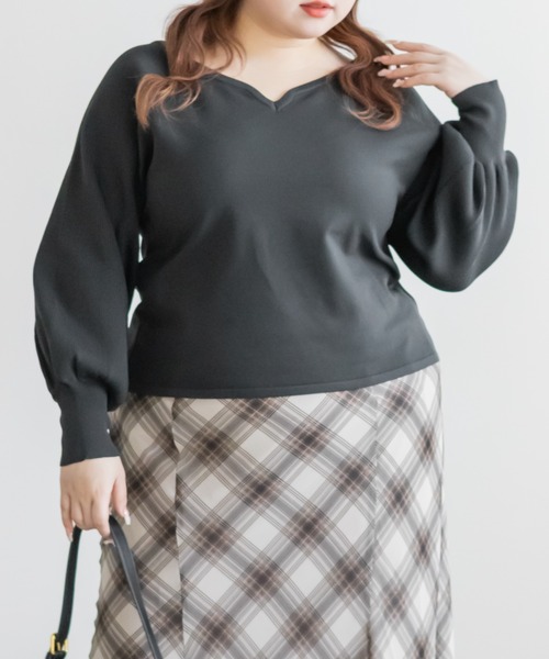 CLETTE（クレット）の「CLETTEオリジナルハートネックバックリボンニットプルオーバー（ニット/セーター・レディース・グレイッシュベージュ/ブルー/チャコールグレー・4L/3L/LL）」の4枚目の写真