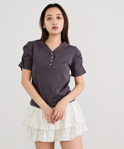Siel(シエル)の「フロントボタン 袖ギャザーカットソー(Tシャツ/カットソー・レディース・グレー/ブラック/ホワイト/ブラウン・FREE)」の6枚目の写真