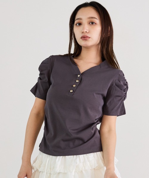 Siel(シエル)の「フロントボタン 袖ギャザーカットソー(Tシャツ/カットソー・レディース・グレー/ブラック/ホワイト/ブラウン・FREE)」の8枚目の写真