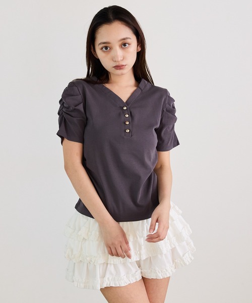 Siel(シエル)の「フロントボタン 袖ギャザーカットソー(Tシャツ/カットソー・レディース・グレー/ブラック/ホワイト/ブラウン・FREE)」の11枚目の写真