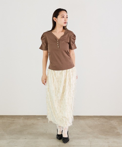 Siel(シエル)の「フロントボタン 袖ギャザーカットソー(Tシャツ/カットソー・レディース・グレー/ブラック/ホワイト/ブラウン・FREE)」の18枚目の写真