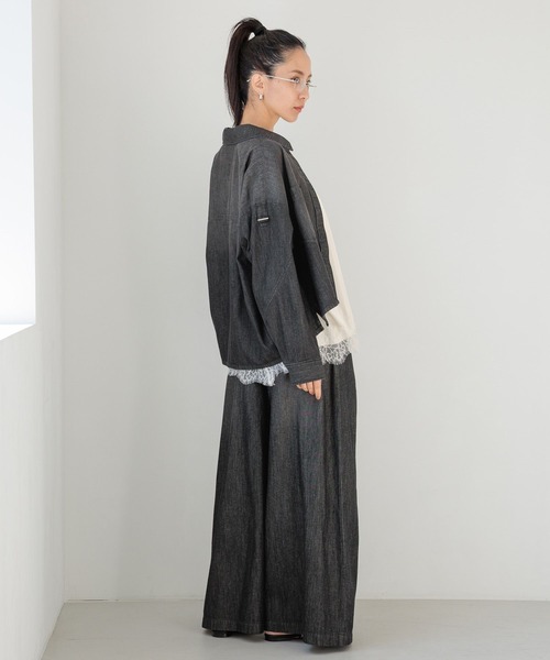 HEREIAM（ヘレイアム）の「【HEREIAM】MIDデニムシャツ（シャツ/ブラウス・レディース・ブラック/インディゴブルー・FREE）」の5枚目の写真