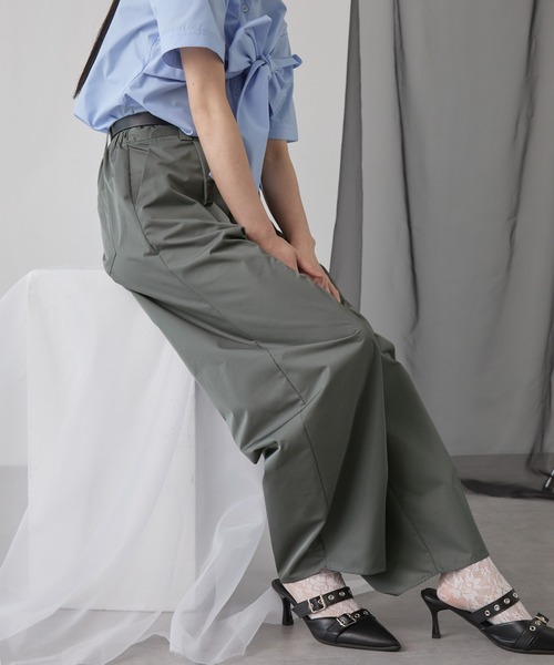 ELUNIS（エルニス）の「バルーンシルエットパンツ（スラックス・レディース・グレー/ブラック・1/0）」の20枚目の写真