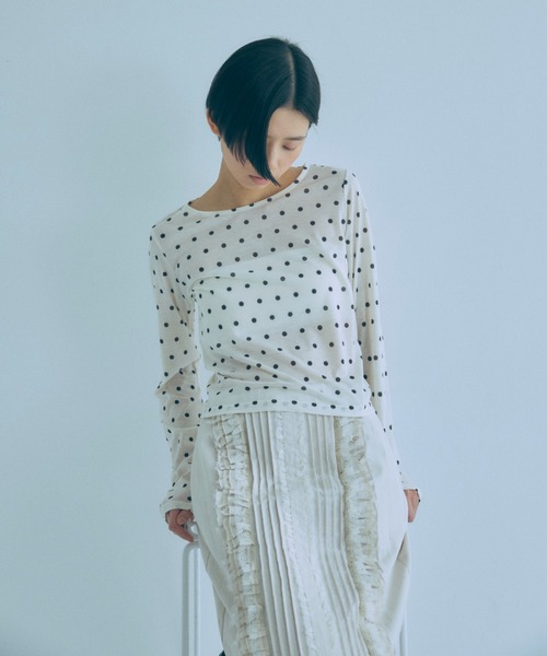EN NEUME（エンノイム）の「Sheer Dotted Crewneck Long Tee（Tシャツ/カットソー・レディース・オフホワイト/グレー・FREE）」の2枚目の写真