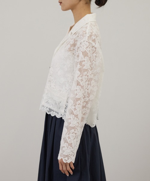 SALON adam et rope'（サロン アダム エ ロペ）の「スカラップレースクロップドシャツジャケット（その他アウター・レディース・ダークブラウン/ホワイト・FREE）」の18枚目の写真