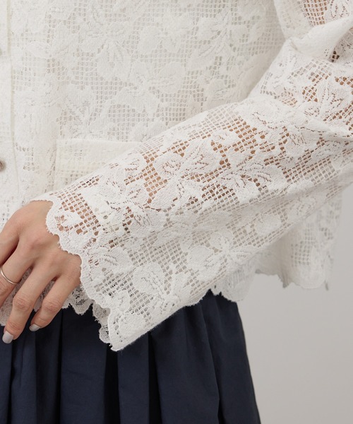 SALON adam et rope'（サロン アダム エ ロペ）の「スカラップレースクロップドシャツジャケット（その他アウター・レディース・ダークブラウン/ホワイト・FREE）」の21枚目の写真