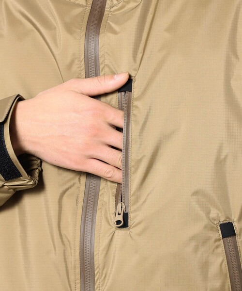 NANGA（ナンガ）の「【NANGA別注】 日本製 オーロラテックス シェルブルゾン（マウンテンパーカー・メンズ・ベージュ/ネイビー/カーキ/ブラック・L/S/M/XL）」の9枚目の写真