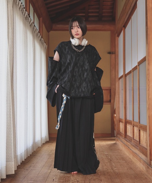 狐独(コドク)の「2wayフレアスリーブロンT(Tシャツ/カットソー・メンズ・ブラック/ダークブルー・LARGE/MEDIUM)」の3枚目の写真