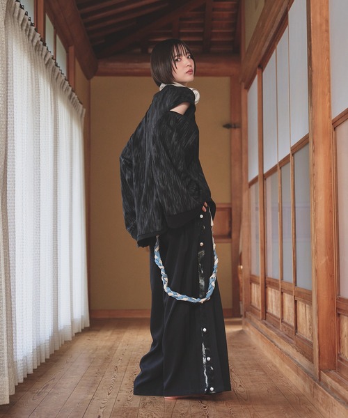 狐独(コドク)の「2wayフレアスリーブロンT(Tシャツ/カットソー・メンズ・ブラック/ダークブルー・LARGE/MEDIUM)」の5枚目の写真