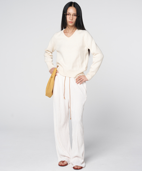 320SHOWROOM(320ショールーム)の「Contrast Drawstring Pleated Pants Ivory(その他パンツ・レディース・アイボリー・FREE)」の2枚目の写真