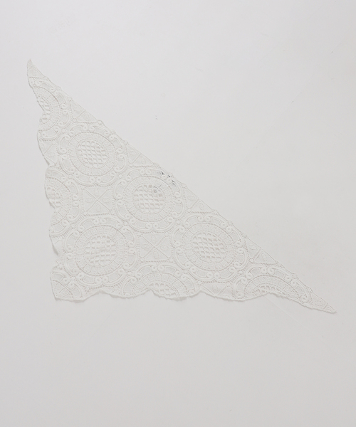 FRAMeWORK（フレームワーク）の「レースサンカクストール（ストール/ショール・レディース・ホワイト・FREE）」の2枚目の写真