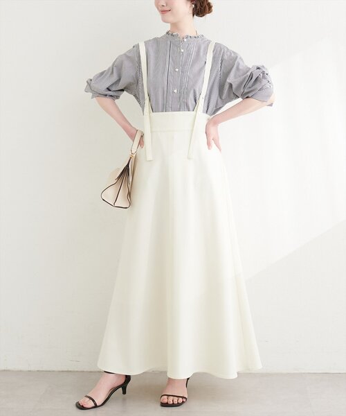 natural couture(ナチュラルクチュール)の「ドット釦デザイン2WAYスカート(スカート・レディース・チャコールグレー/アイボリー/ブラック/サックスブルー・FREE)」の2枚目の写真